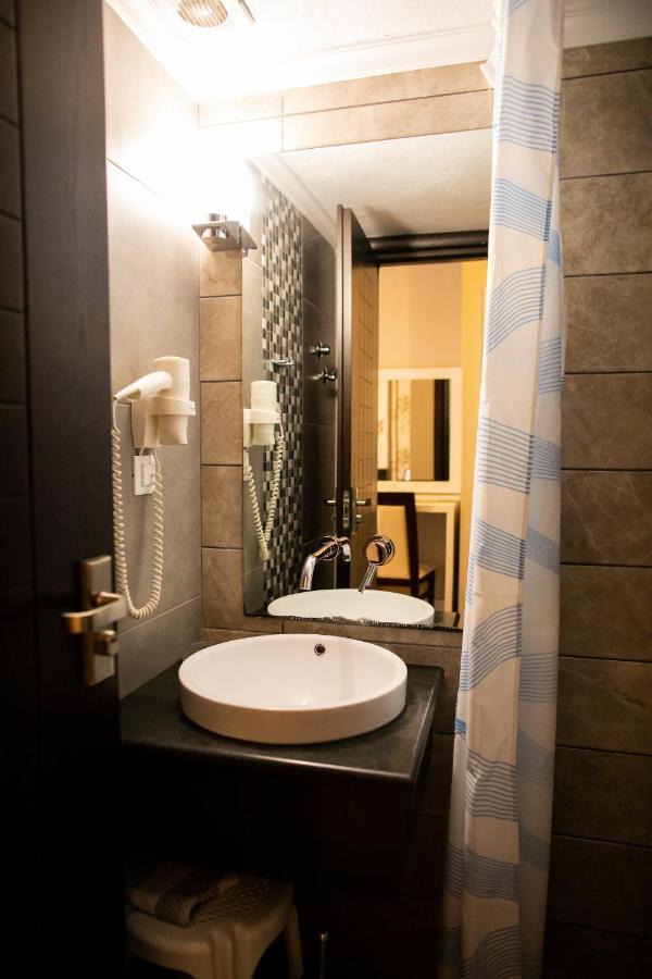 Fanari Hotel Buitenkant foto